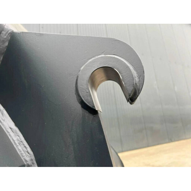 2025 فولفو L120F-45245252