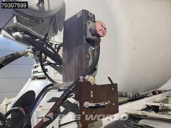 2017-mercedes-benz-arocs-3240-1412263-45247279