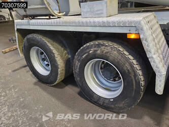 2017-mercedes-benz-arocs-3240-1412263-45247285