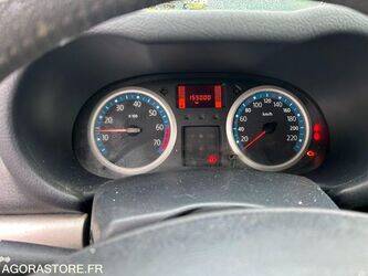 2006-renault-clio-1412341-45261457