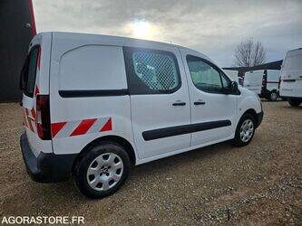 2018-peugeot-partner-1412356-45261636