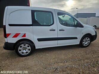 2018-peugeot-partner-1412356-45261637