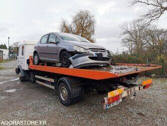 2001-man-1412374-45261759