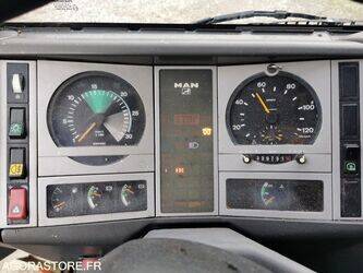 2001-man-1412374-45261763