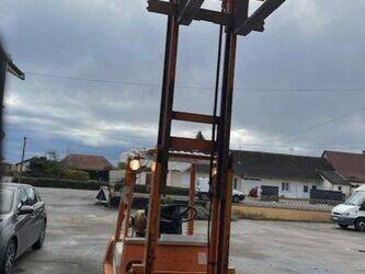 صورة ل رافعات تويوتا