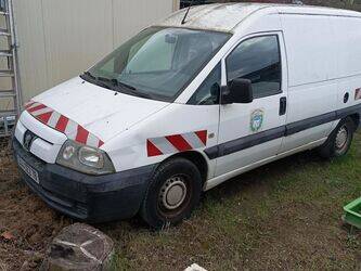 صورة ل عربات 2004 بيجو Expert