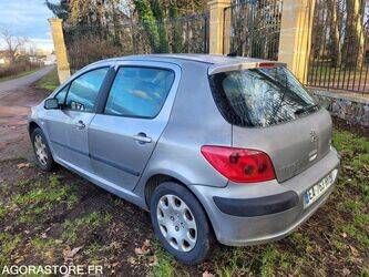 2004-peugeot-307-1412414-45262076