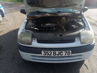 1998-renault-clio-1412423-45262158