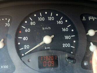 1998-renault-clio-1412423-45262161