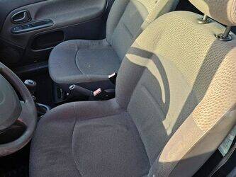 2005-renault-clio-1412424-45262166