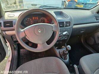 2005-renault-clio-1412424-45262167