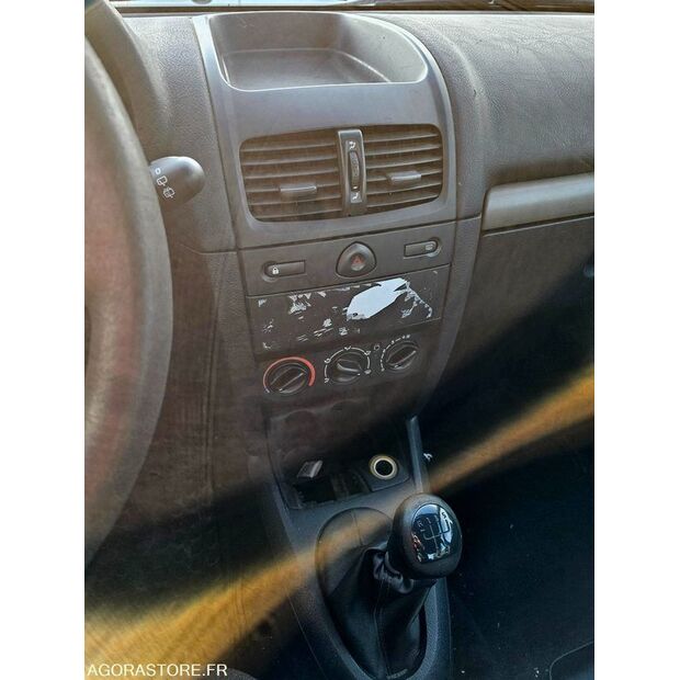 2005 رينو Clio-45262168