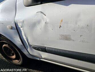 2005-renault-clio-1412424-45262192