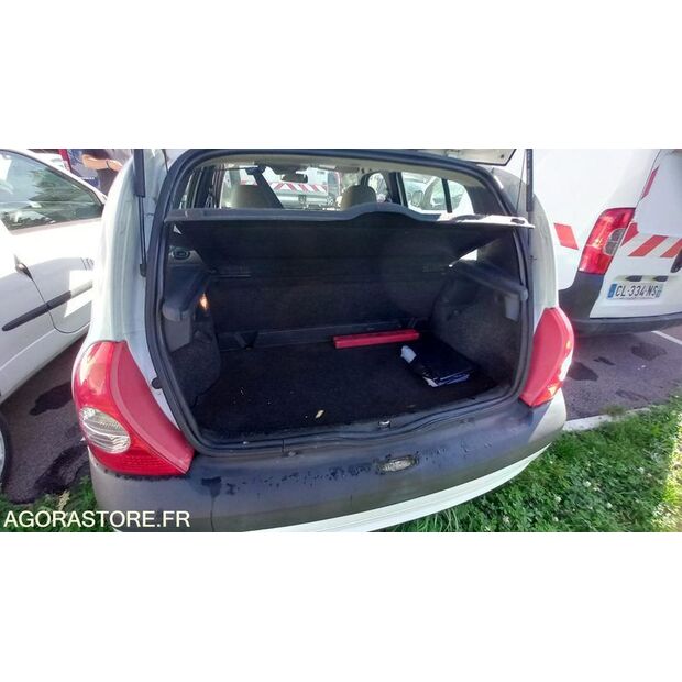 2005 Renault Clio-45262200