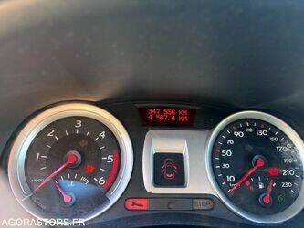 2007-renault-clio-1412437-45262293