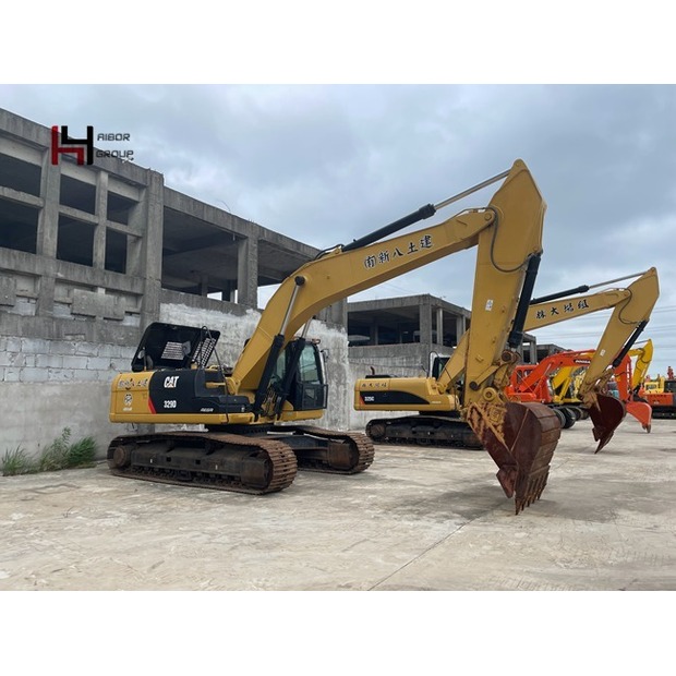 2021 Caterpillar 329D-45263326