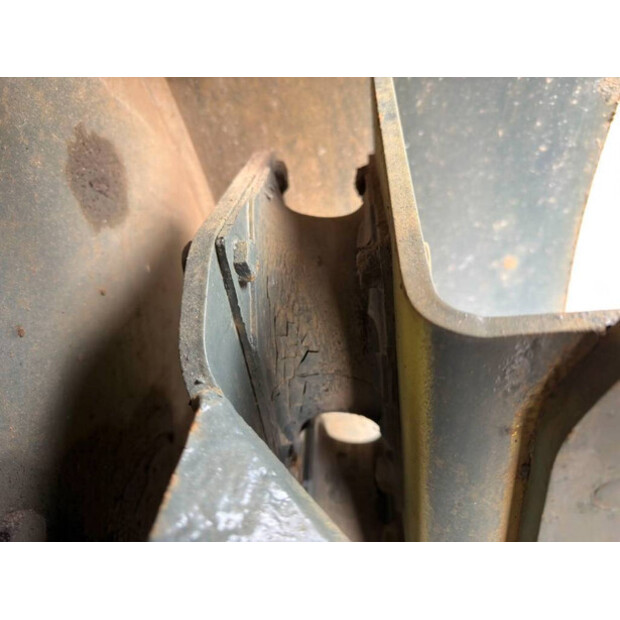 2009 آمان AV70-2-45264103