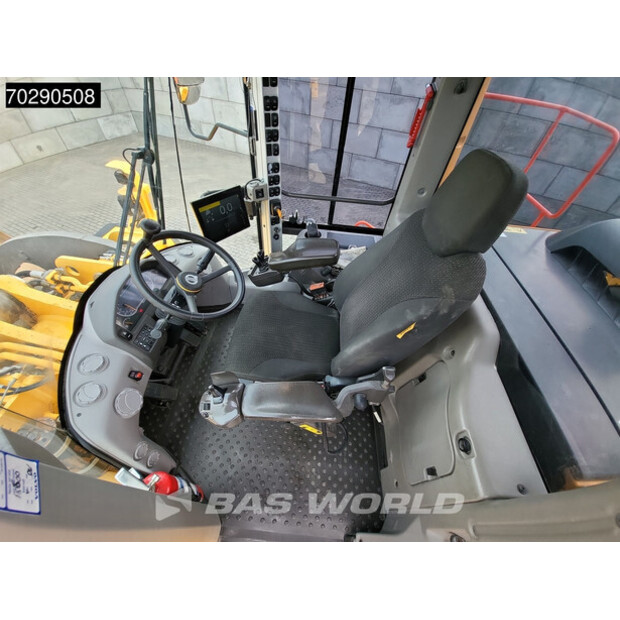 2017 فولفو L260H-45265268