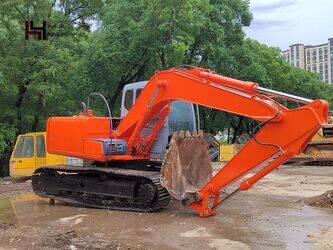 صورة ل حفارات مجنزرة 2022 هيتاشى EX100-5