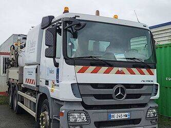 2010-mercedes-benz-2636-1412635-45280463