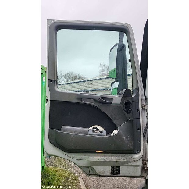 2010 Mercedes-Benz 2636-45280478