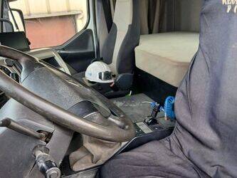 2009-renault-premium-1412646-45280617