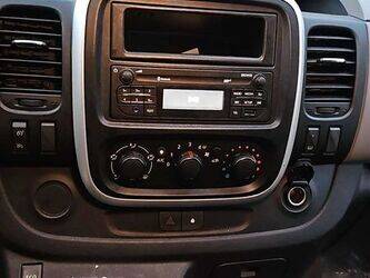 2017-renault-trafic-1412648-45280629