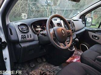 2017-renault-trafic-1412648-45280630