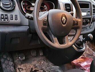 2017-renault-trafic-1412648-45280635