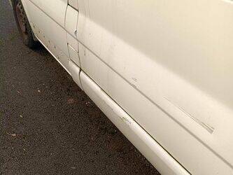 2010-renault-trafic-1412658-45280773