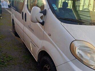 2010-renault-trafic-1412658-45280775