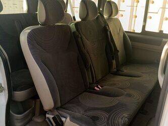 2010-renault-trafic-1412658-45280777