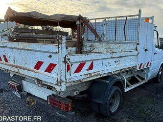 2002-mercedes-benz-sprinter-1412670-45280908