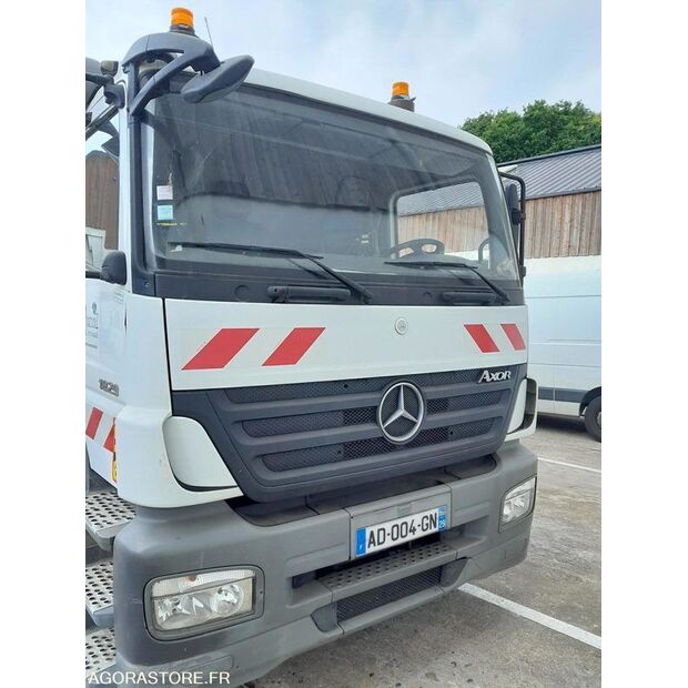 2009 مرسيدس بنز 1829-45280923