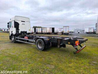 2017-renault-t-1412679-45281004