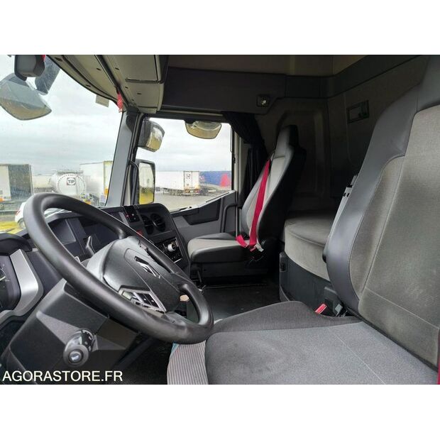 2017 رينو T-45281007