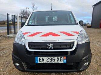 2018-peugeot-partner-1412356-45281012