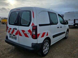 2018-peugeot-partner-1412356-45281017