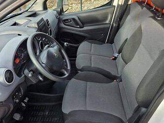 2018-peugeot-partner-1412356-45281023