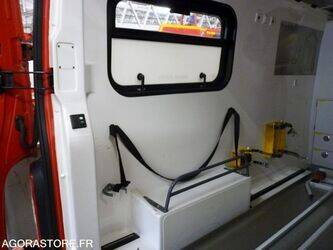 2010-renault-master-1412443-45281198