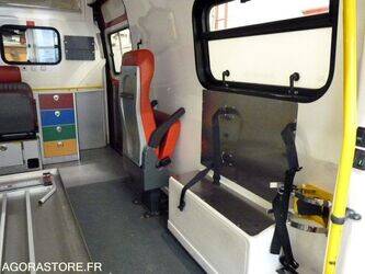 2010-renault-master-1412443-45281200