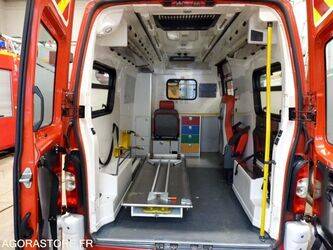 2010-renault-master-1412443-45281201