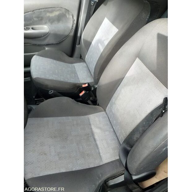 2000 فورد Fiesta-45281254