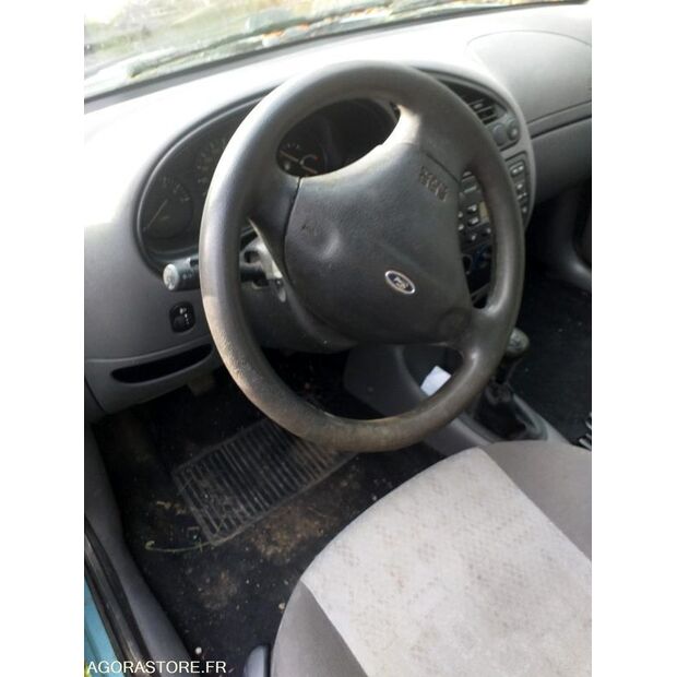 2000 فورد Fiesta-45281255