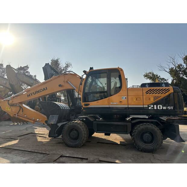 2023 Hyundai 210W-9T-45281286