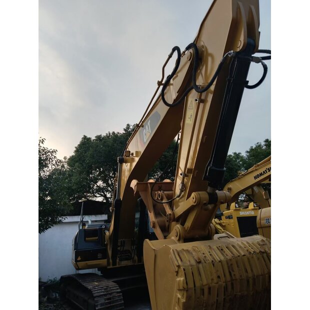2022 Caterpillar 330D-45282327