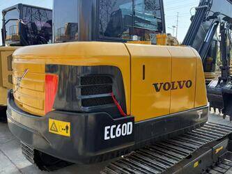 2022-volvo-ec60-1412719-45282755