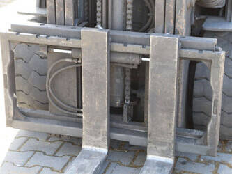 2008-toyota-7fbmf30-1402083-45283172