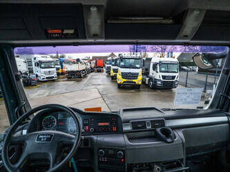 2010-man-tgs-32-360-1412728-45283354