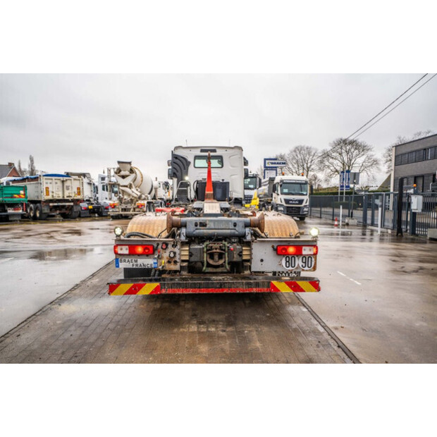 2018 رينو C430-45283403